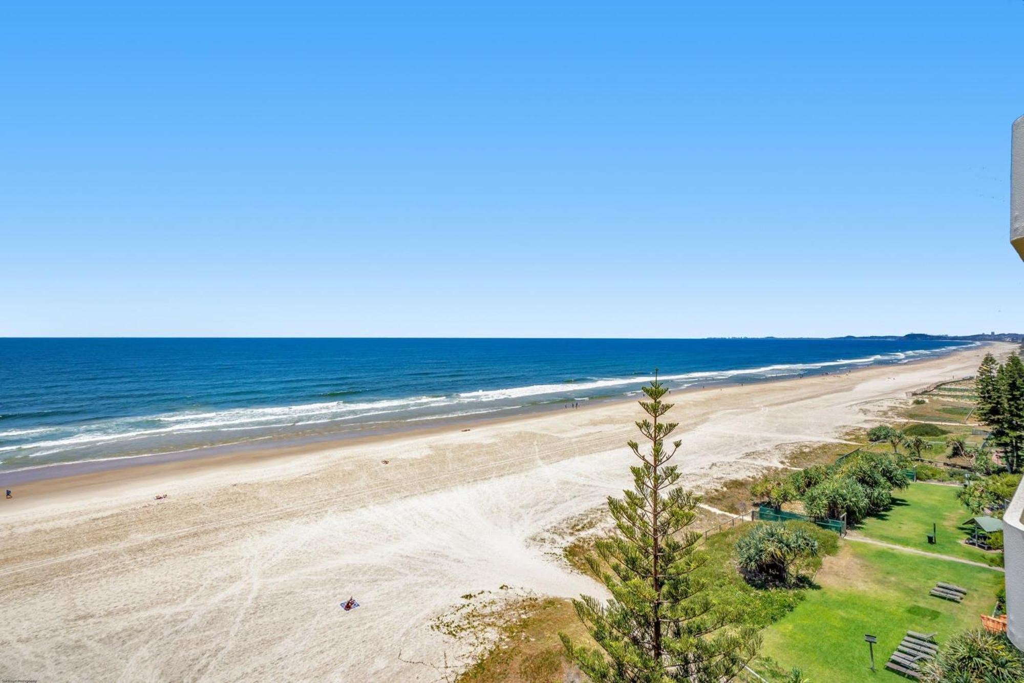 Dorchester On The Beach Гоулд Коуст Екстериор снимка