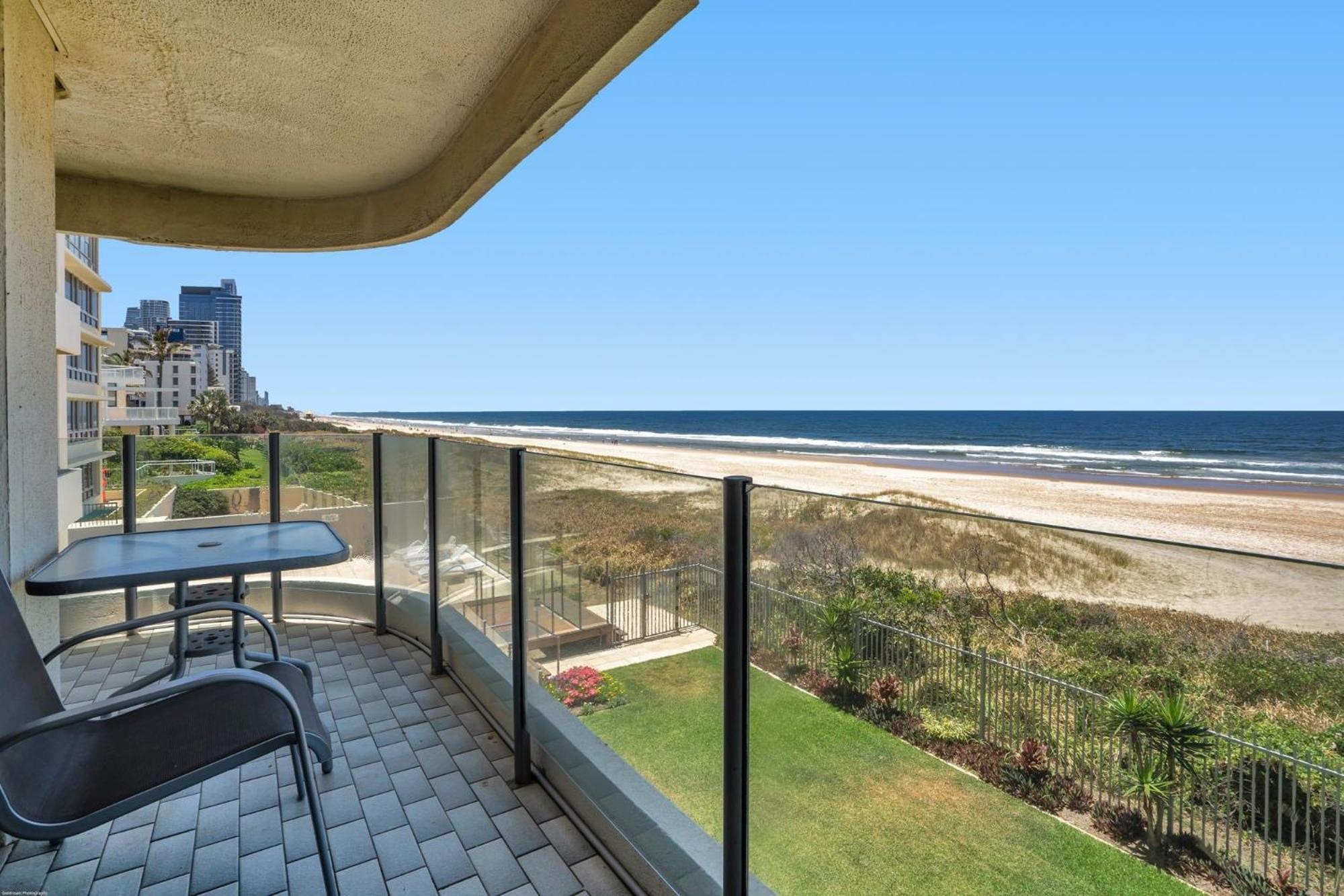 Dorchester On The Beach Гоулд Коуст Екстериор снимка
